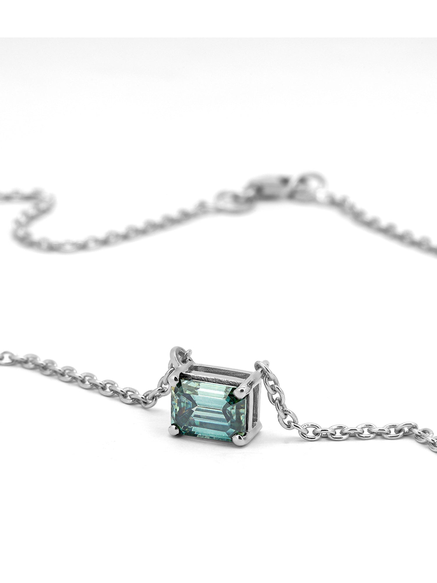 Lab-Grown Solitaire Alexandrite Moissanite Classic Pendant