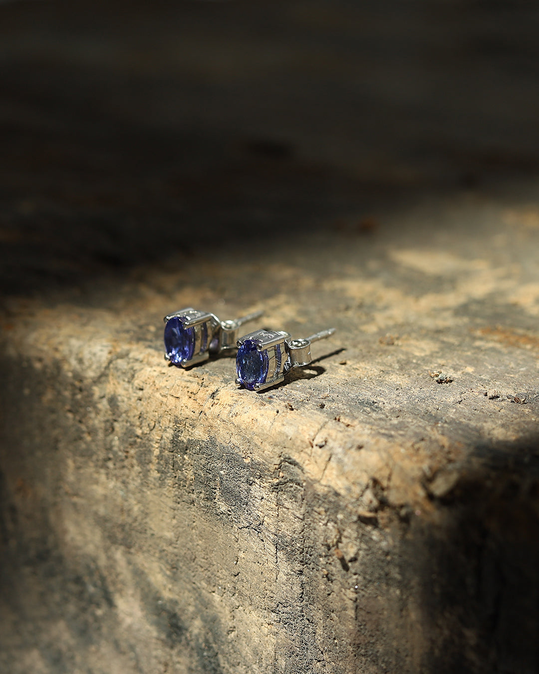 Basket-Set Oval Tanzanite Studs