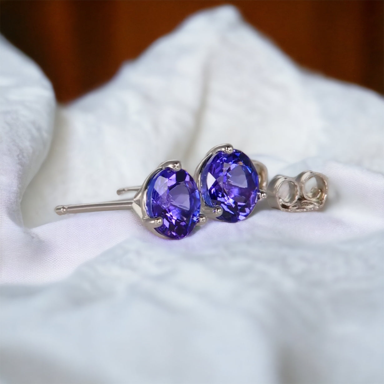 Minimal Three prong Round Tanzanite stud earrings