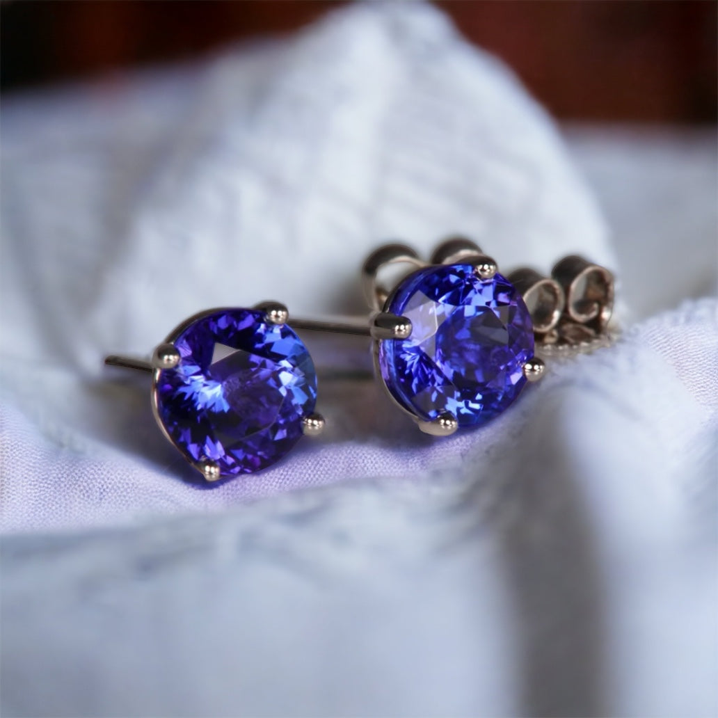 Basket-Set Round Tanzanite Studs