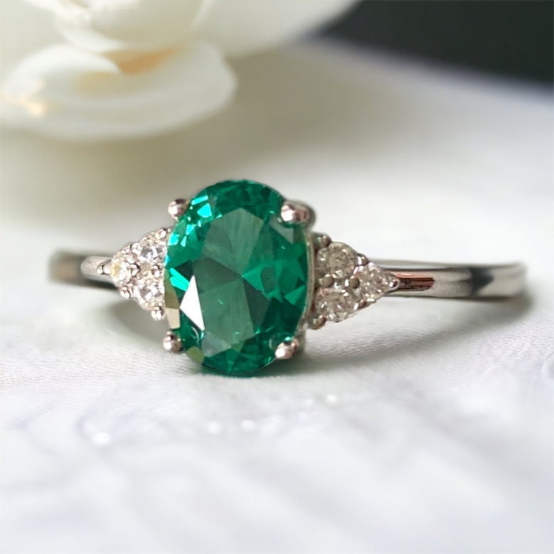 Lab-Grown Solitaire Oval Emerald Ring with Trio Lab Diamond Accents