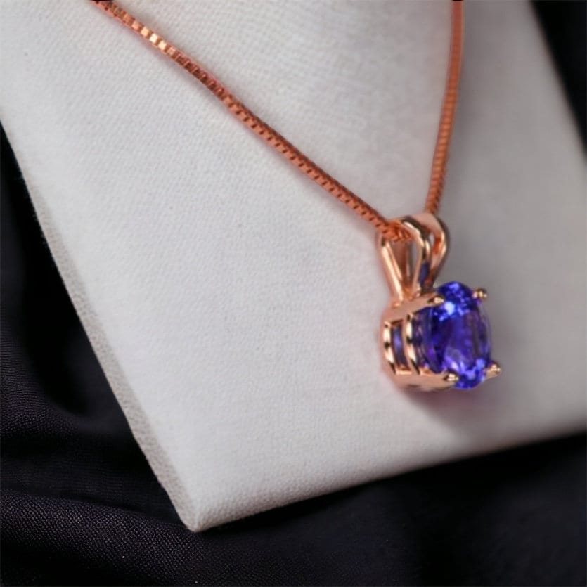 V-Bale Round Tanzanite Solitaire Pendant