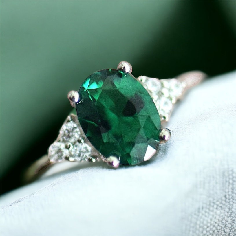 Lab-Grown Solitaire Oval Emerald Ring with Trio Lab Diamond Accents