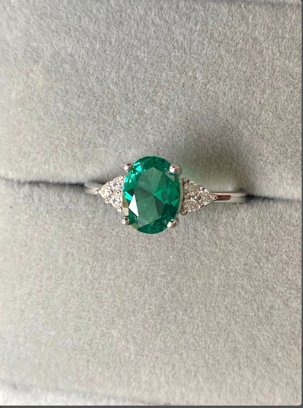 Lab-Grown Solitaire Oval Emerald Ring with Trio Lab Diamond Accents